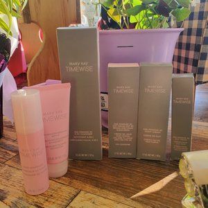 Normal / Dry Mary Kay TimeWise Ultimate Miracle Set 3D